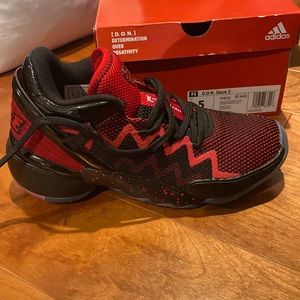 D. O. N. Issue 2 basketball shoes size5